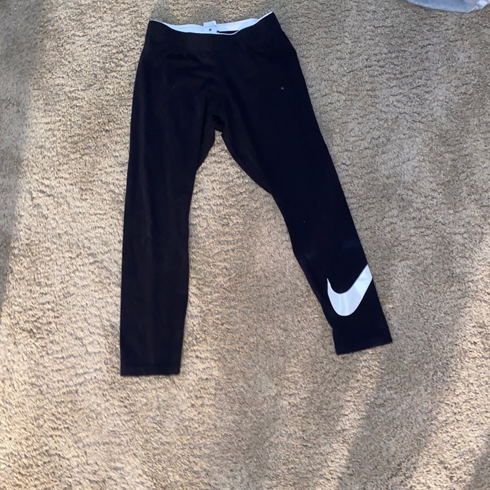 Nike Small Cropped Leggings